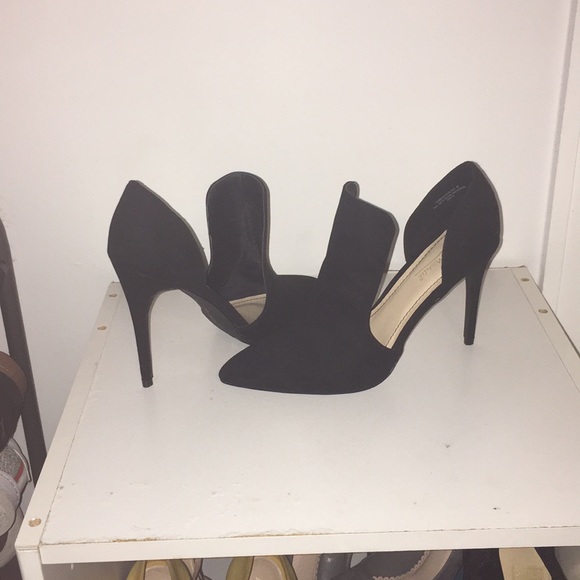Black Suede Heels... ( Never Worn Before) - Picture 2 of 3